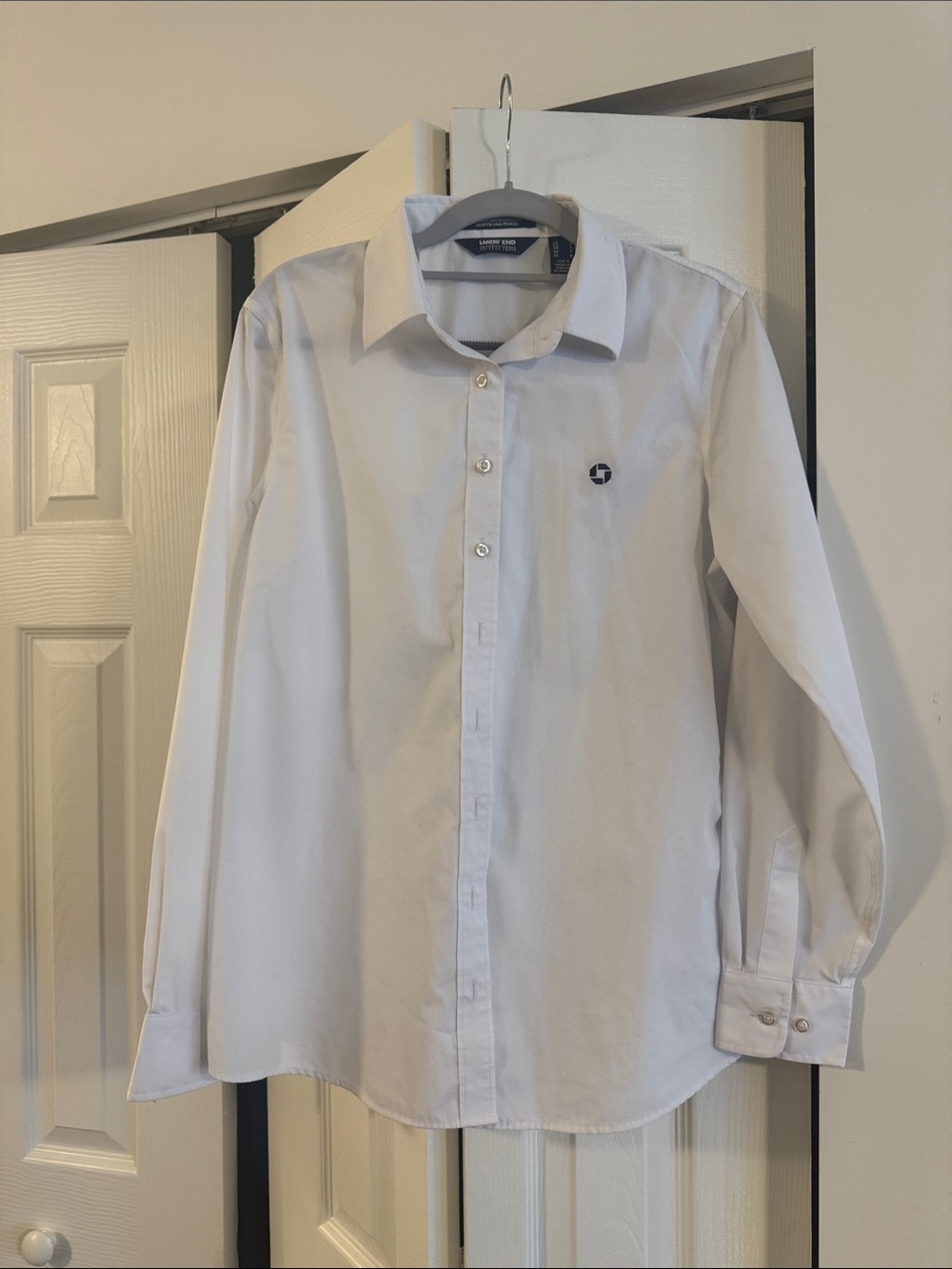 Lands end  White Long-Sleeve Dress Shirt with Chase bank Logo
